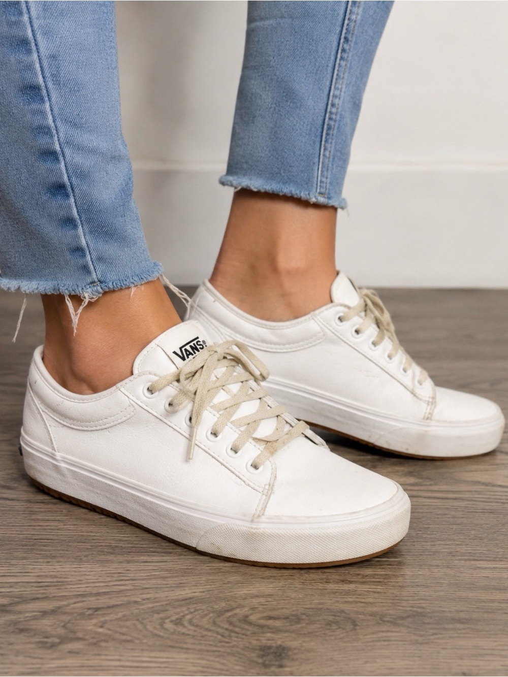 Vans White Leather Low Top Sneakers Gum Sole Casual Shoes Women